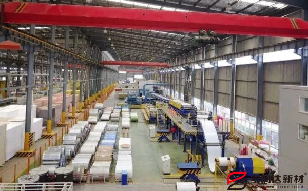 寶潤(rùn)達(dá)聚氨酯夾芯板